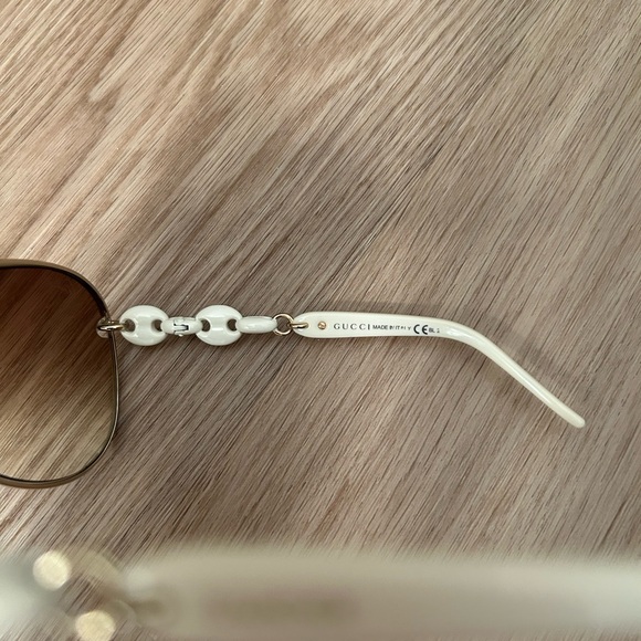 Gucci White/Gold Metal Frame Gradient Tint Aviator Sunglasses - Picture 8 of 10